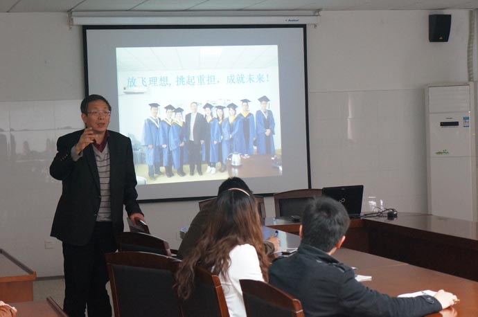 “食源多糖在抗氧化、抗炎和抗肿瘤中的分子机制”讲座在AG官网
召开